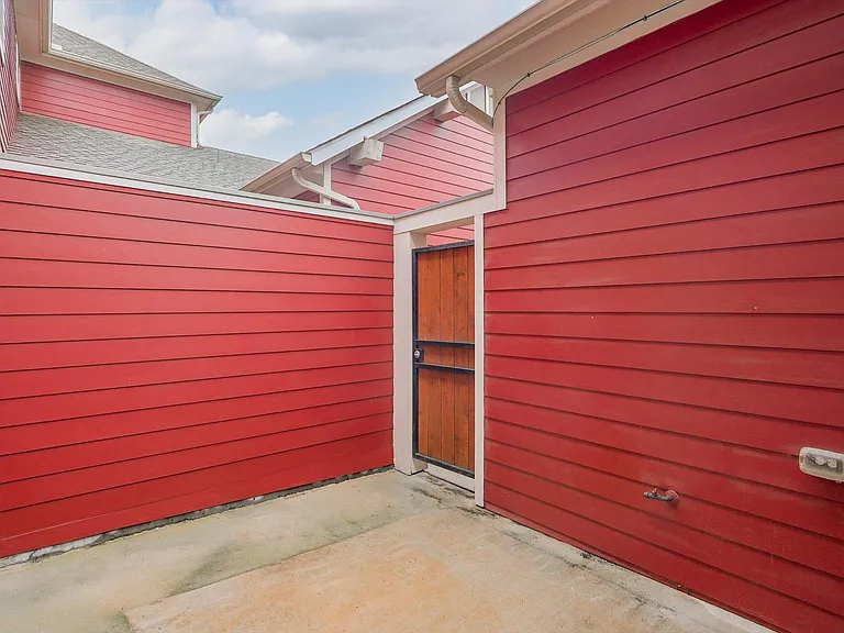 4064 Washburne Dr — Photo 25