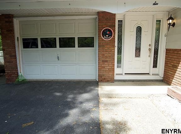 3rd image of 6 Cherry Ln