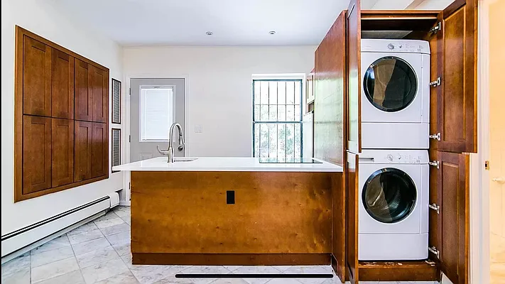 Rented by Nooklyn NYC LLC | media 32