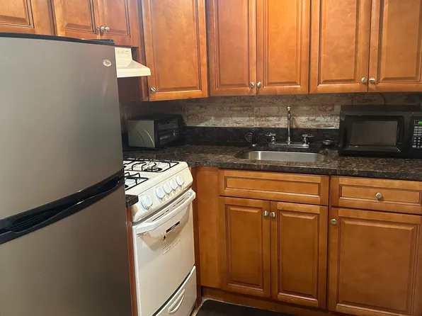 (undisclosed Address), West Babylon, NY 11704