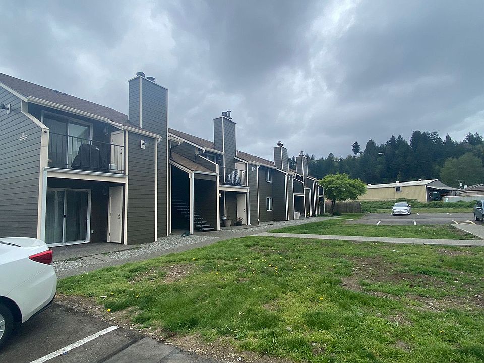 1st image of 104 Tacoma Blvd S APT 12