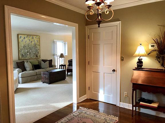3rd image of 2512 W Doublegate Dr