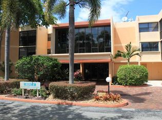 16401 Golf Club Rd APT 203, Weston, FL 33326