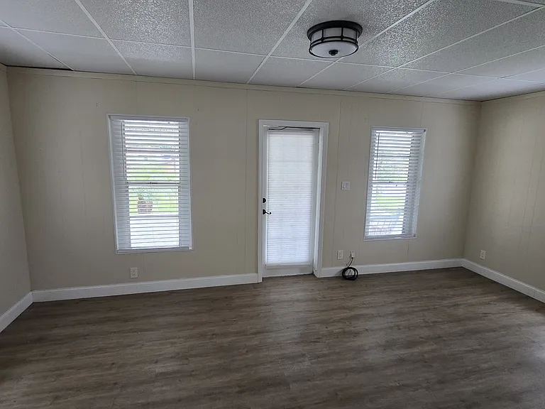 4402 Old Road 37 — Photo 11