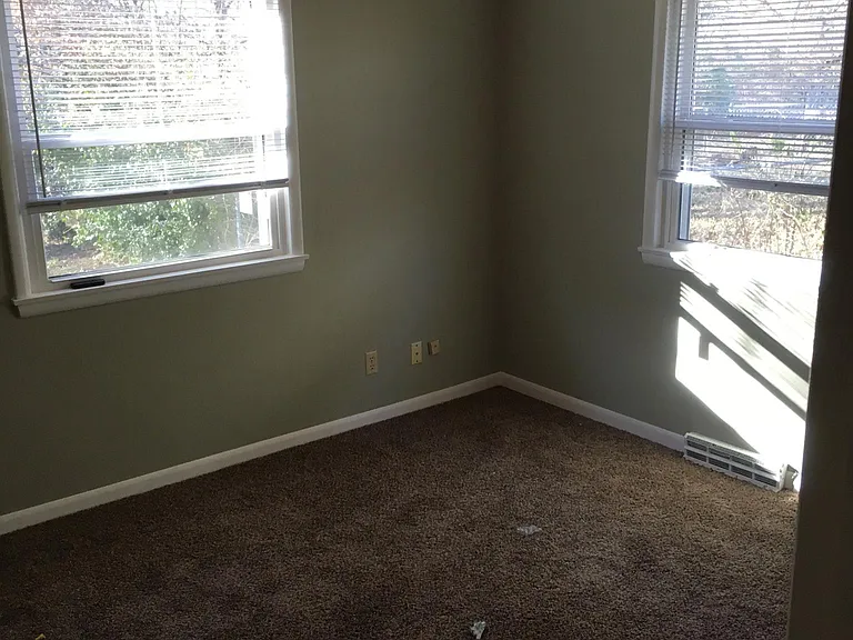 2119 S Ventura Ave — Photo 6