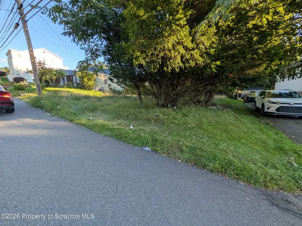 1338 E Elm St, Scranton, PA 18505