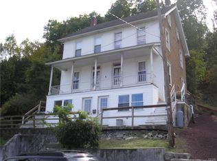 521 W South St, Slatington, PA 18080