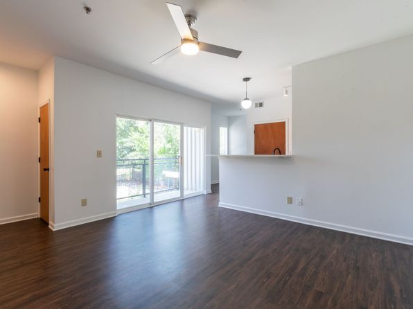 1537 Ralph David Abernathy Blvd SW #C-204