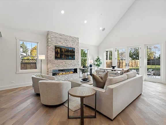 5th image of 726 Paradise Ln