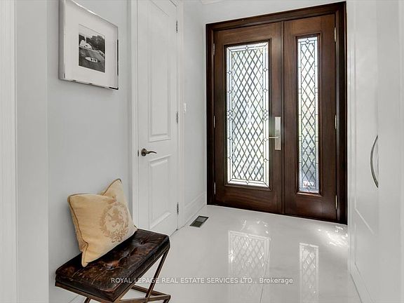 4th image of 40 Divadale Dr