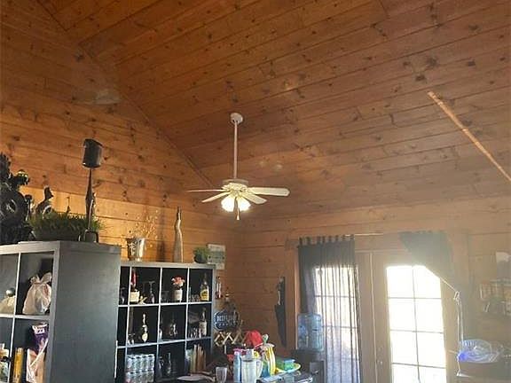 5th image of 8430 Avery St