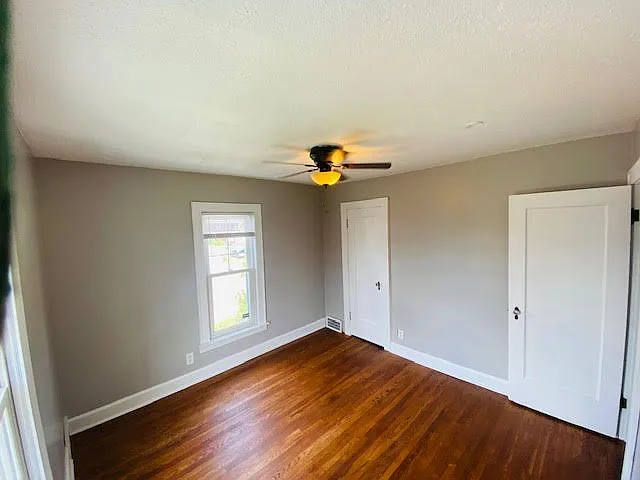 1029 23rd St NW — Photo 8