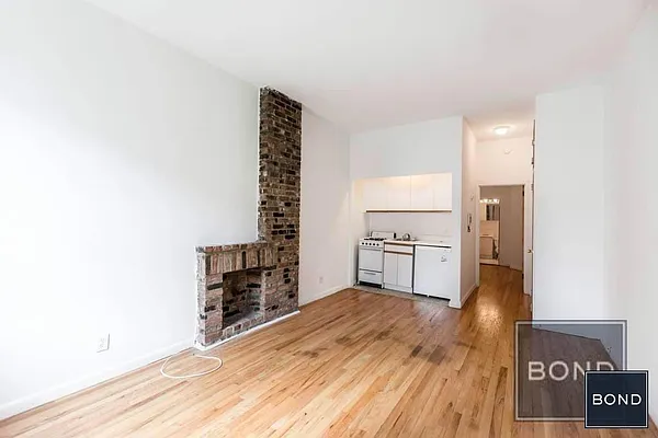 Rented by Bond New York | media 2