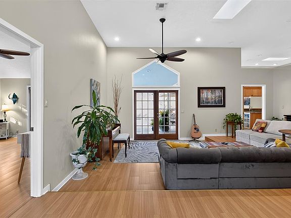 3rd image of 4424 Friar Tuck Ln