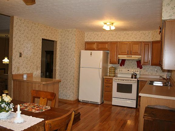 5th image of 8437 Persimmon Grove Pike