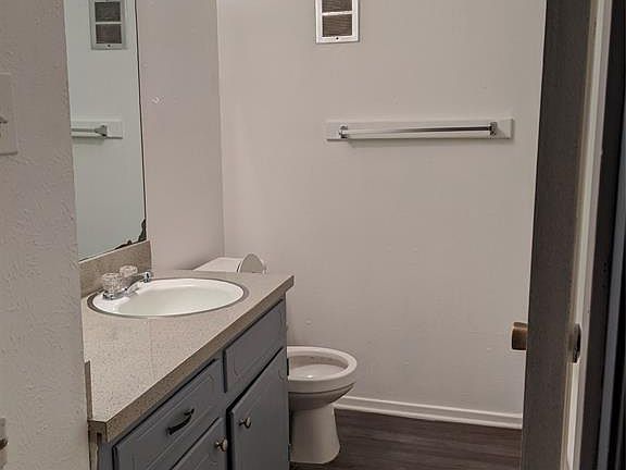 4th image of 320 Pearl St APT 4