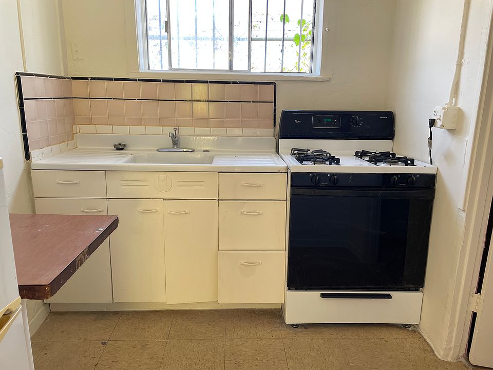 2nd image of 2245 S 6th Ave #8