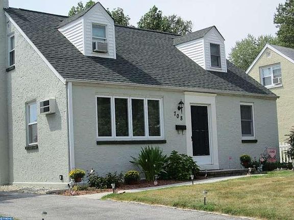 2nd image of 708 Pearl Ave