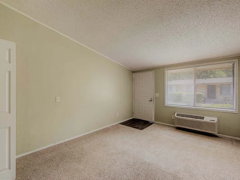Pelican Pointe — Photo 5
