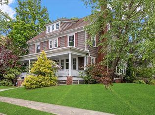 112 Arnold Ave, Cranston, RI 02905