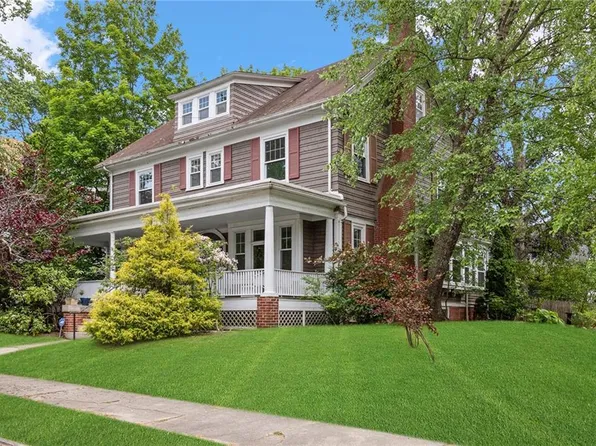 112 Arnold Ave, Cranston, RI 02905