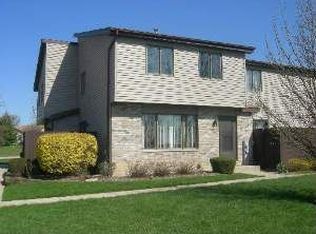 1044 Schoolgate Rd, New Lenox, IL 60451