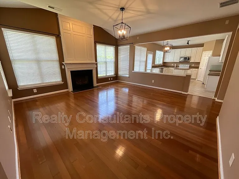 1481 Cantwell Ct — Photo 10