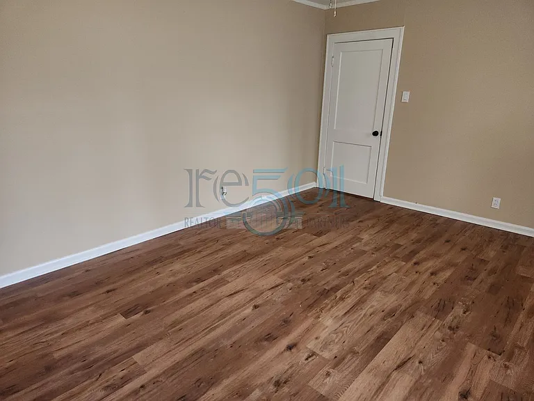 119 N Monroe St — Photo 24