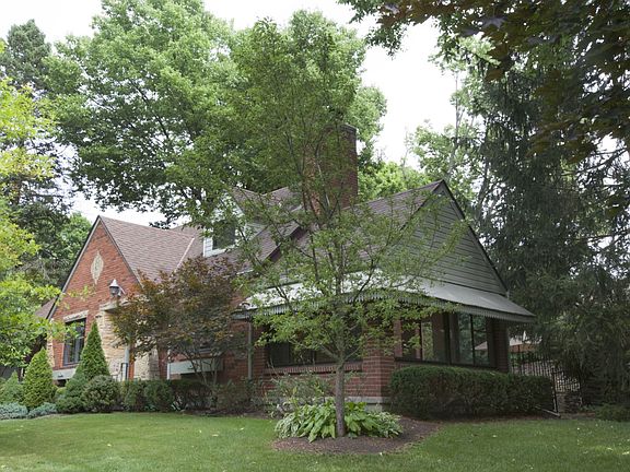 2nd image of 216 Chatham Dr