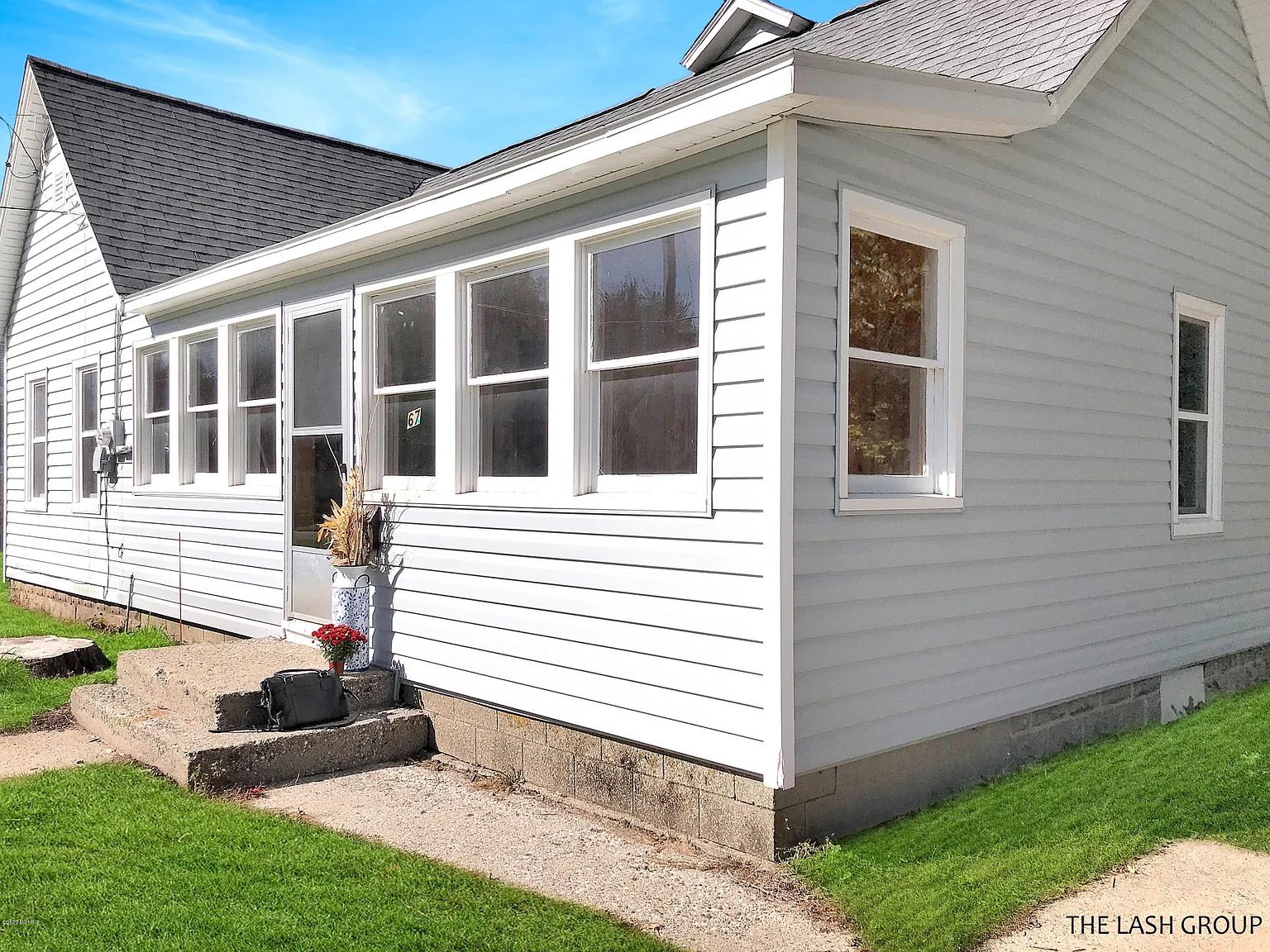 67 Carrie St photo 1