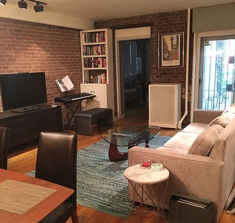 2nd image of 147 W 85th St #Gf