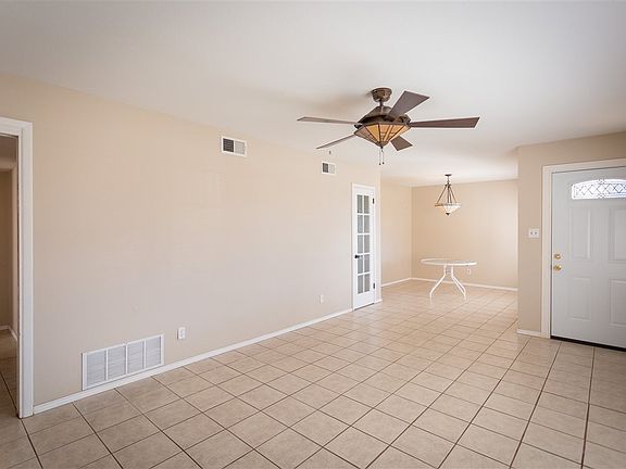 3rd image of 3009 Encanto Dr