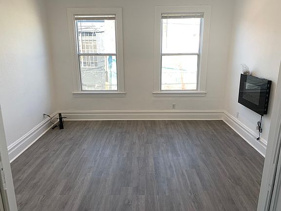 5th image of 122 Langton St
