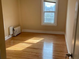 91 W 45th St FLOOR 2, Bayonne, NJ 07002