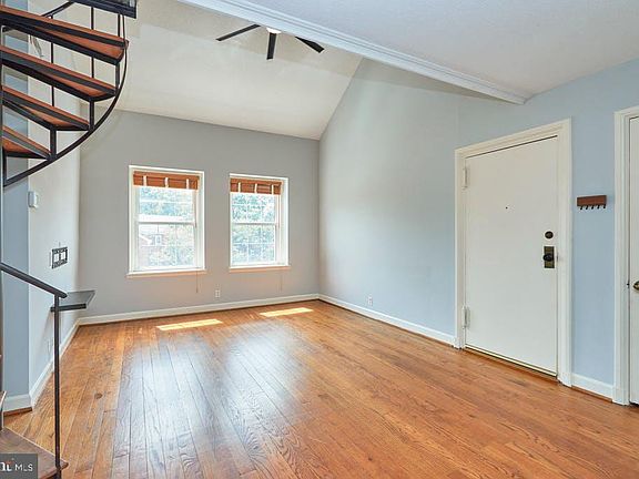 3rd image of 2924 S Buchanan St APT C2