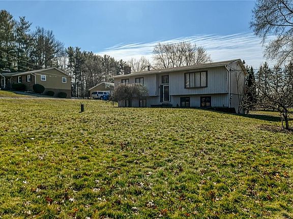 3rd image of 144 Woodsdale Dr