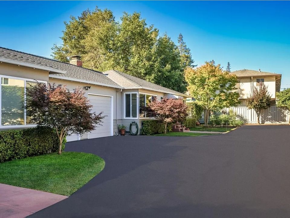 1st image of 977 Oak Ln