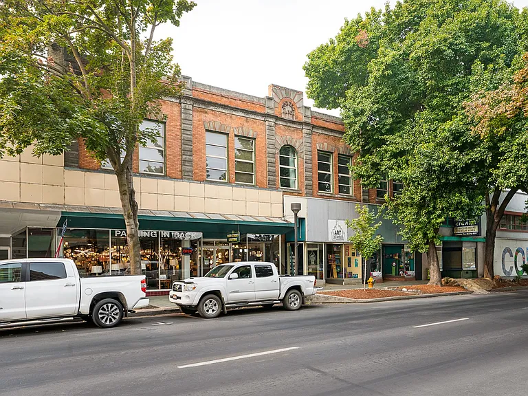 622-628 Main St — Photo 12