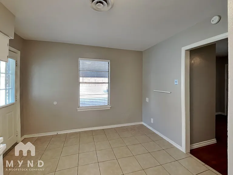 609 John Arden Dr — Photo 5