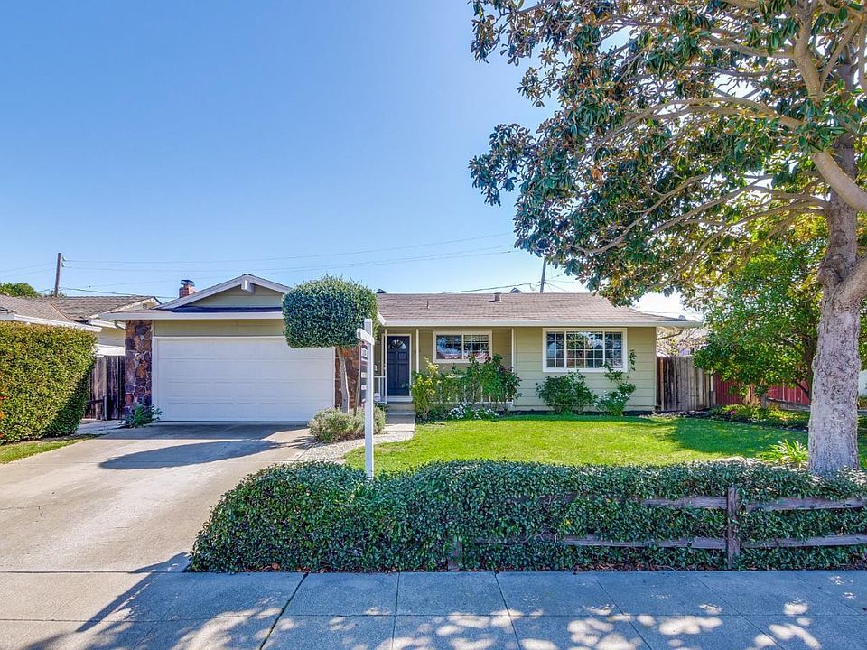 1st image of 3886 Eastwood Cir
