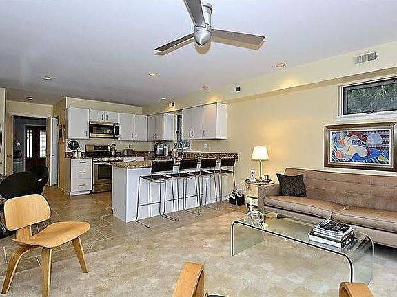 Kitchen/ Family Room