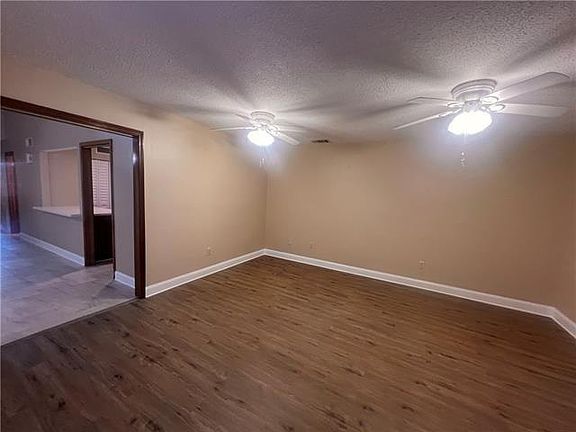 4th image of 704 Waltham St