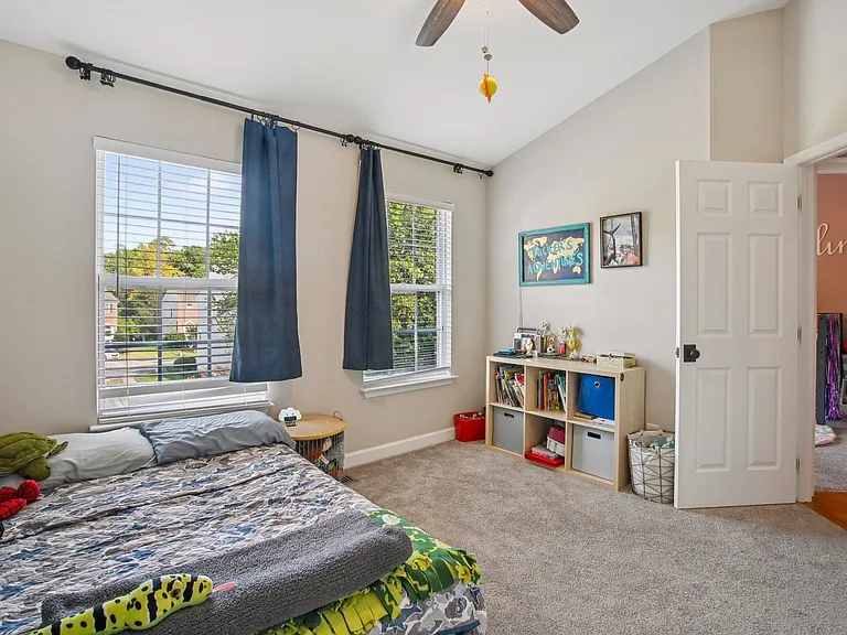 3210 Escapade Cir — Photo 23