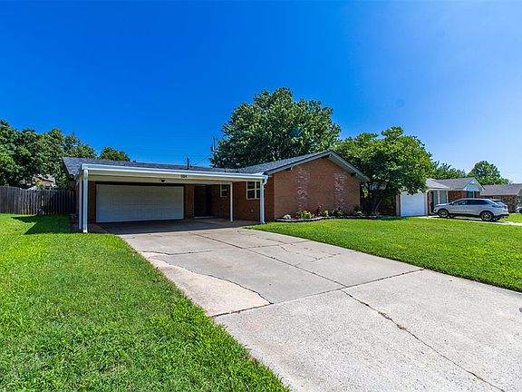 3rd image of 604 SW 23rd St