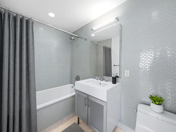 1113 York Avenue image 9 of 18