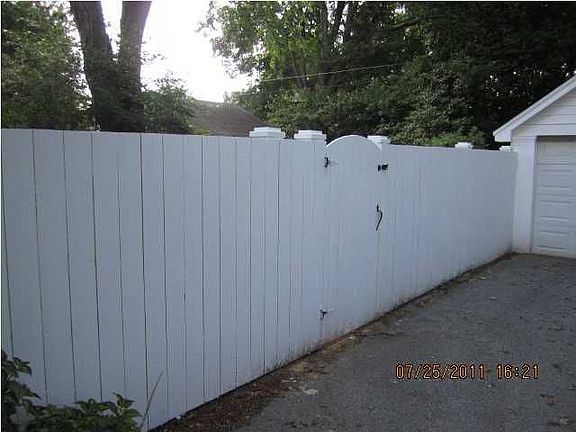 4th image of 2241 Emerson Ave