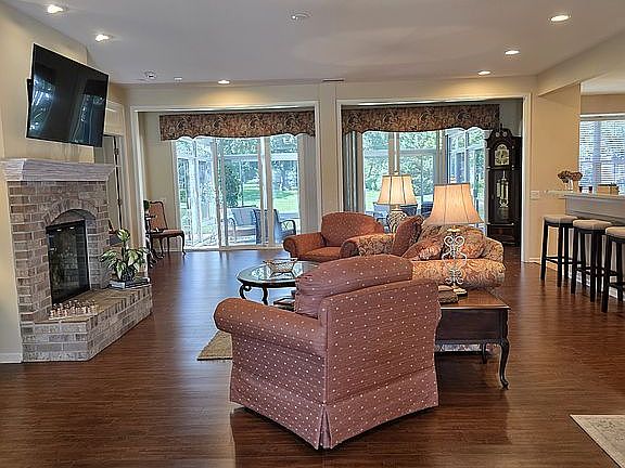 3rd image of 12105 Summer Ridge Ln