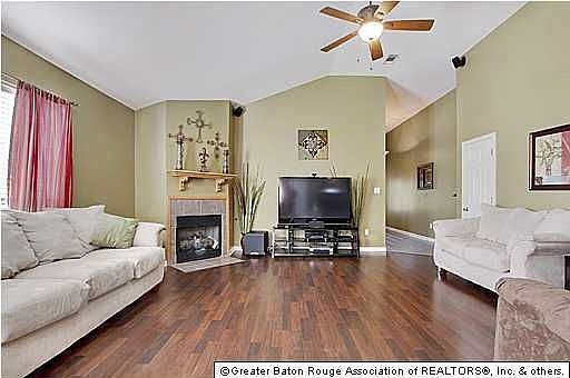 1st image of 26538 Parkwood Dr