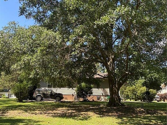 4th image of 405 Crawfordville Rd