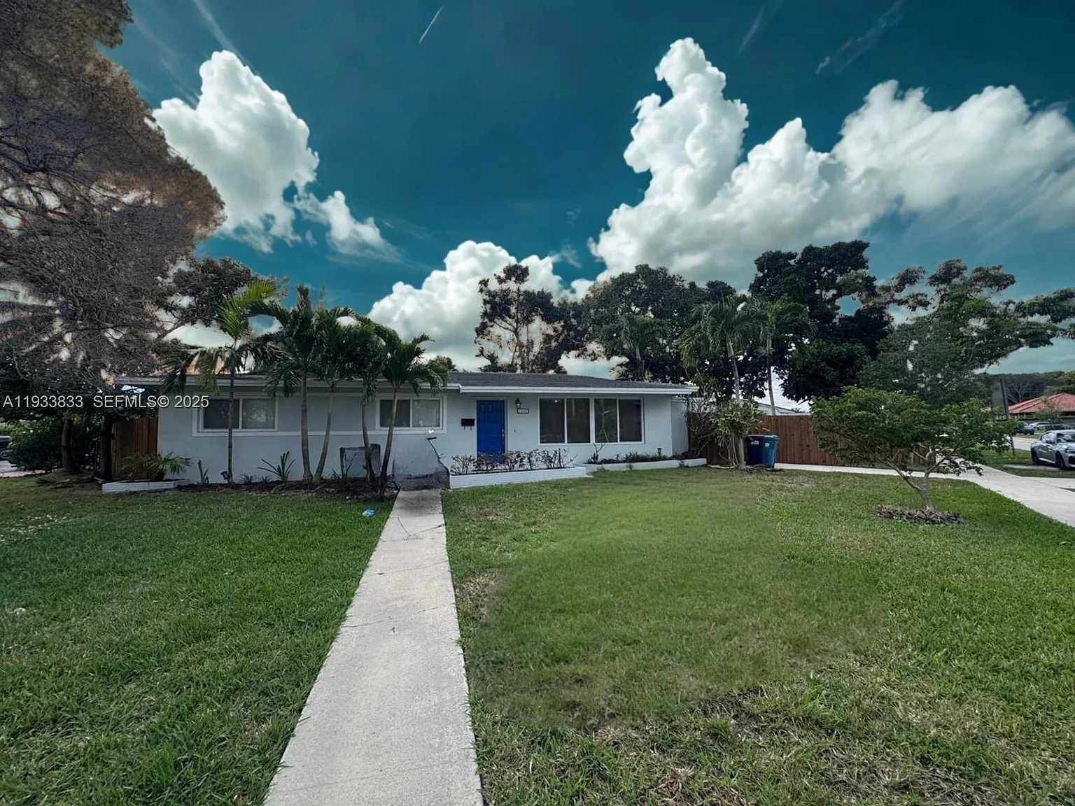3 bed, 2.0 bath, 1668 sqft, $3,600 — Photo 2